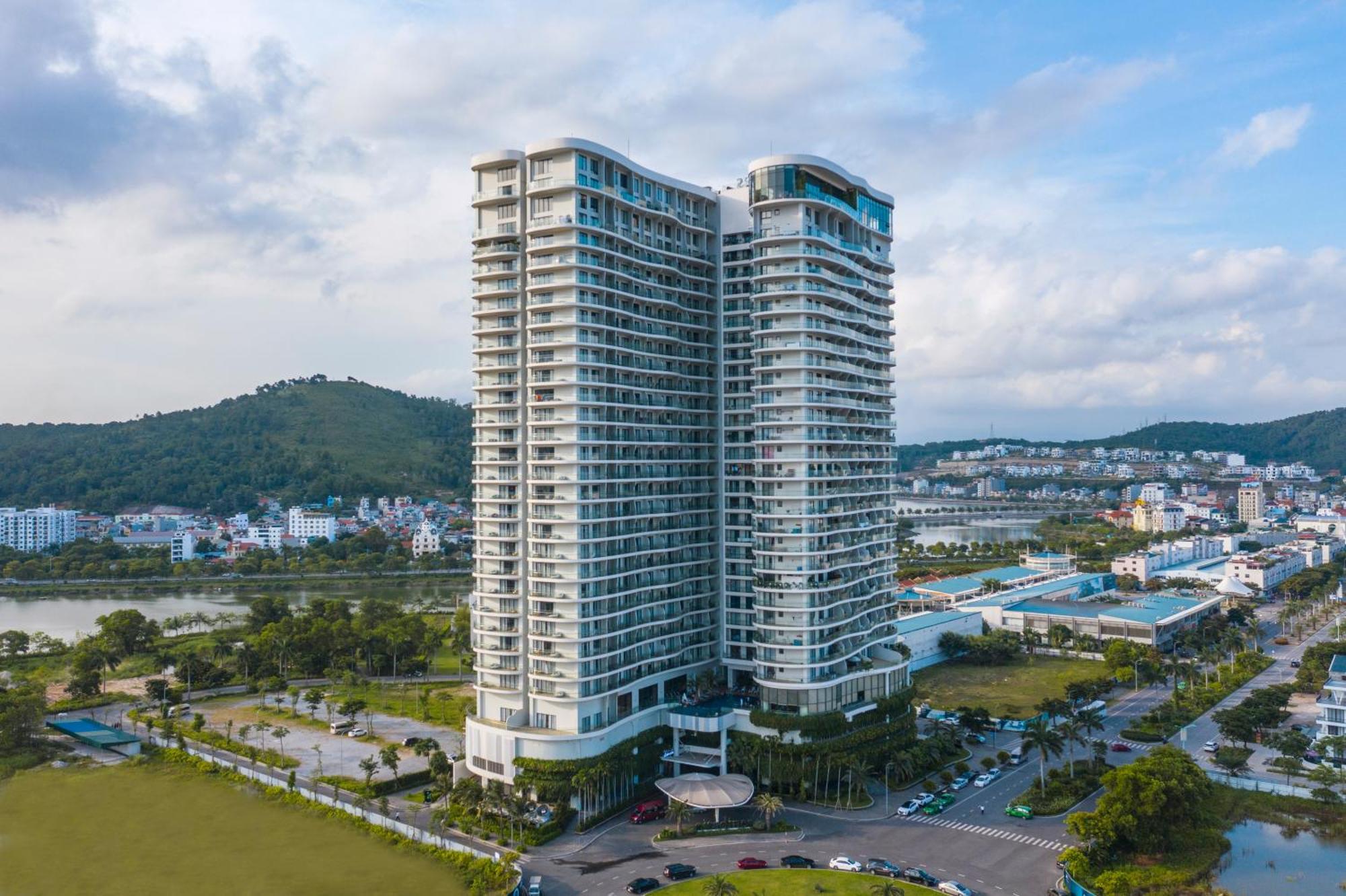 Citadines Marina Halong Hotel ฮาลอง ภายนอก รูปภาพ